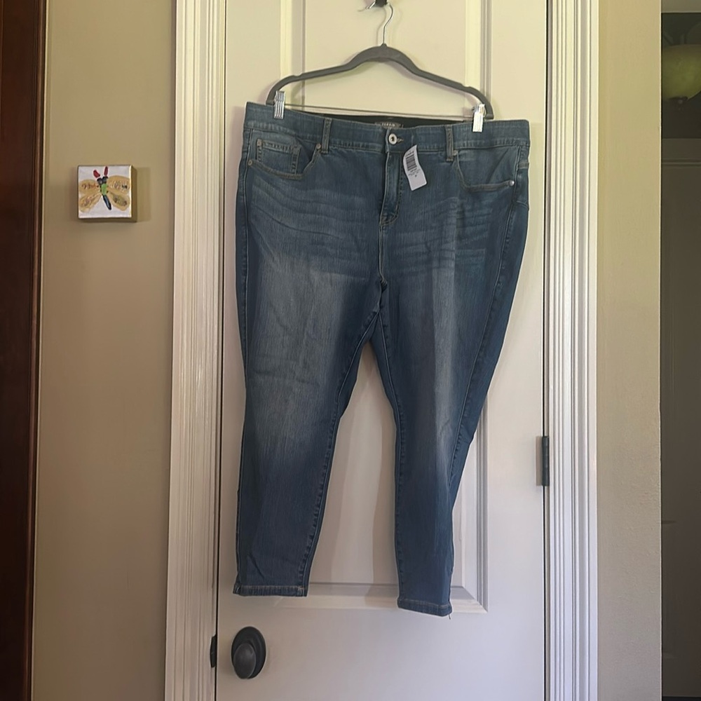Torrid women’s bombshell skinny jeans